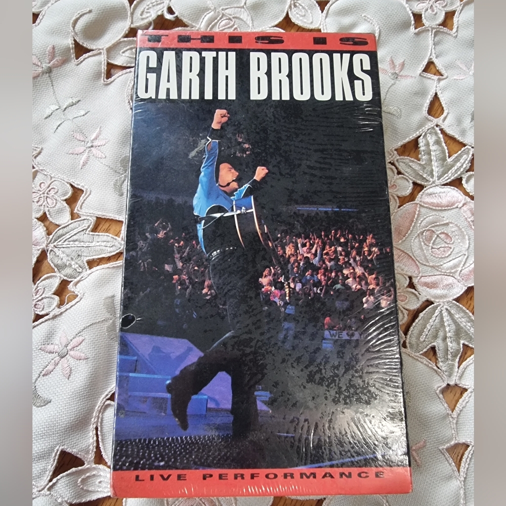 🆕️ This is Garth Brooks Live Performance Vintage 1992 VHS Movie